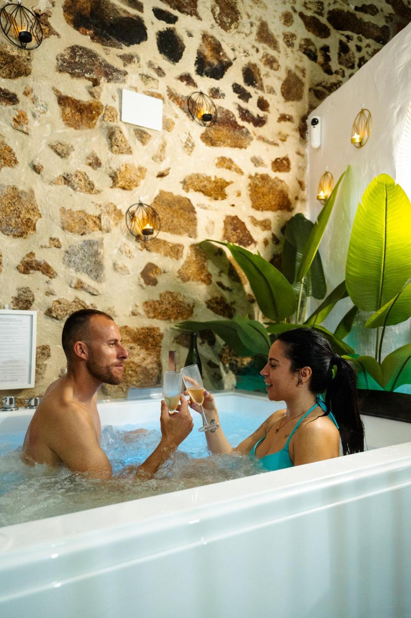 Villa El Eden Con Piscina Y Jacuzzi Montanchez