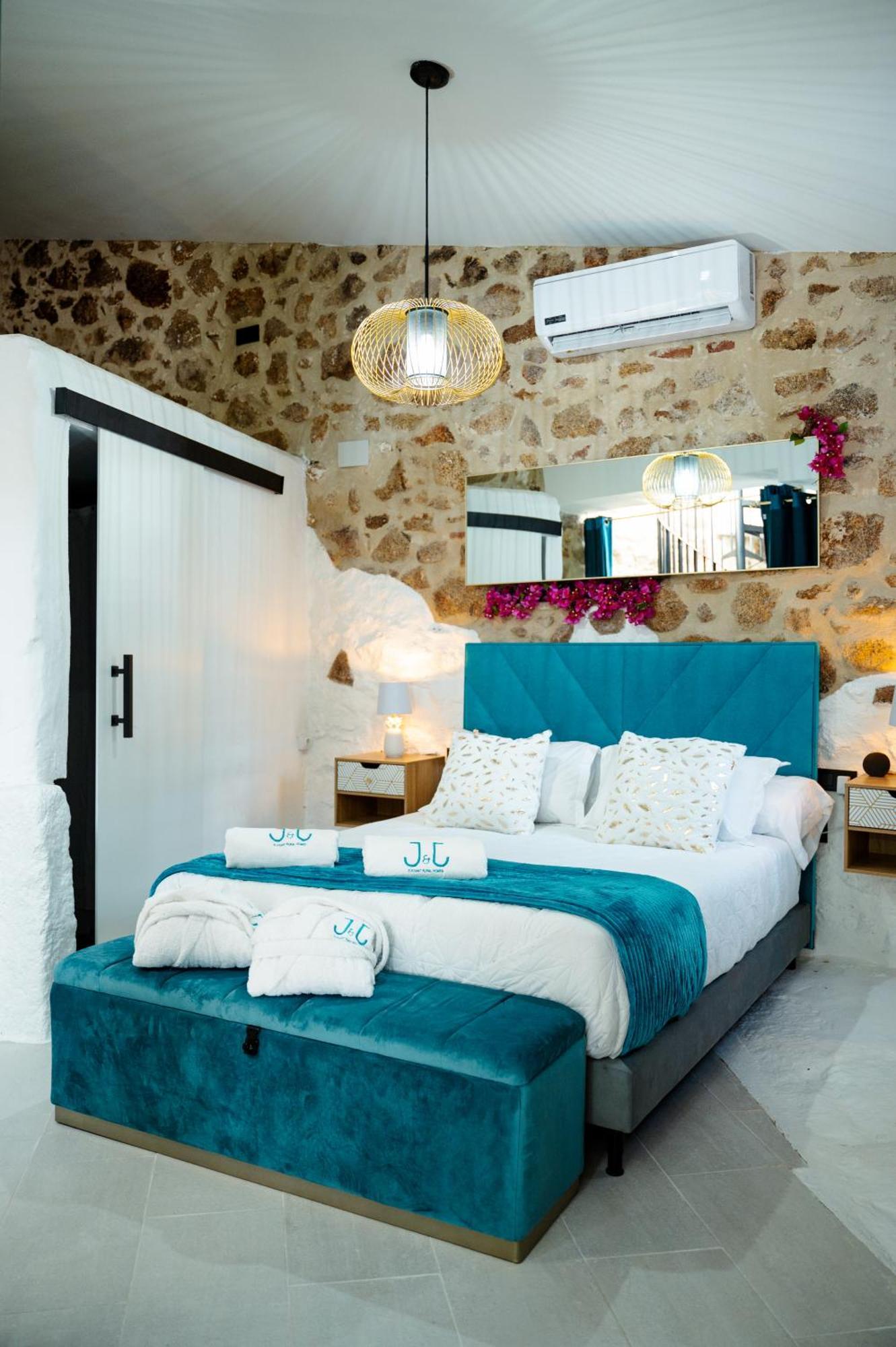 El Eden Con Piscina Y Jacuzzi Montanchez